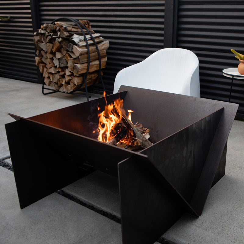 The Edge Right Fire Pit | Modern Steel Design | Precision Built | Long Burning