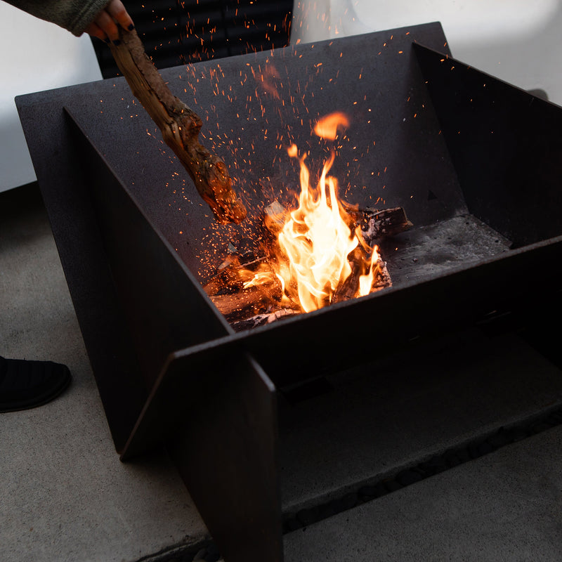 The Edge Right Fire Pit | Modern Steel Design | Precision Built | Long Burning
